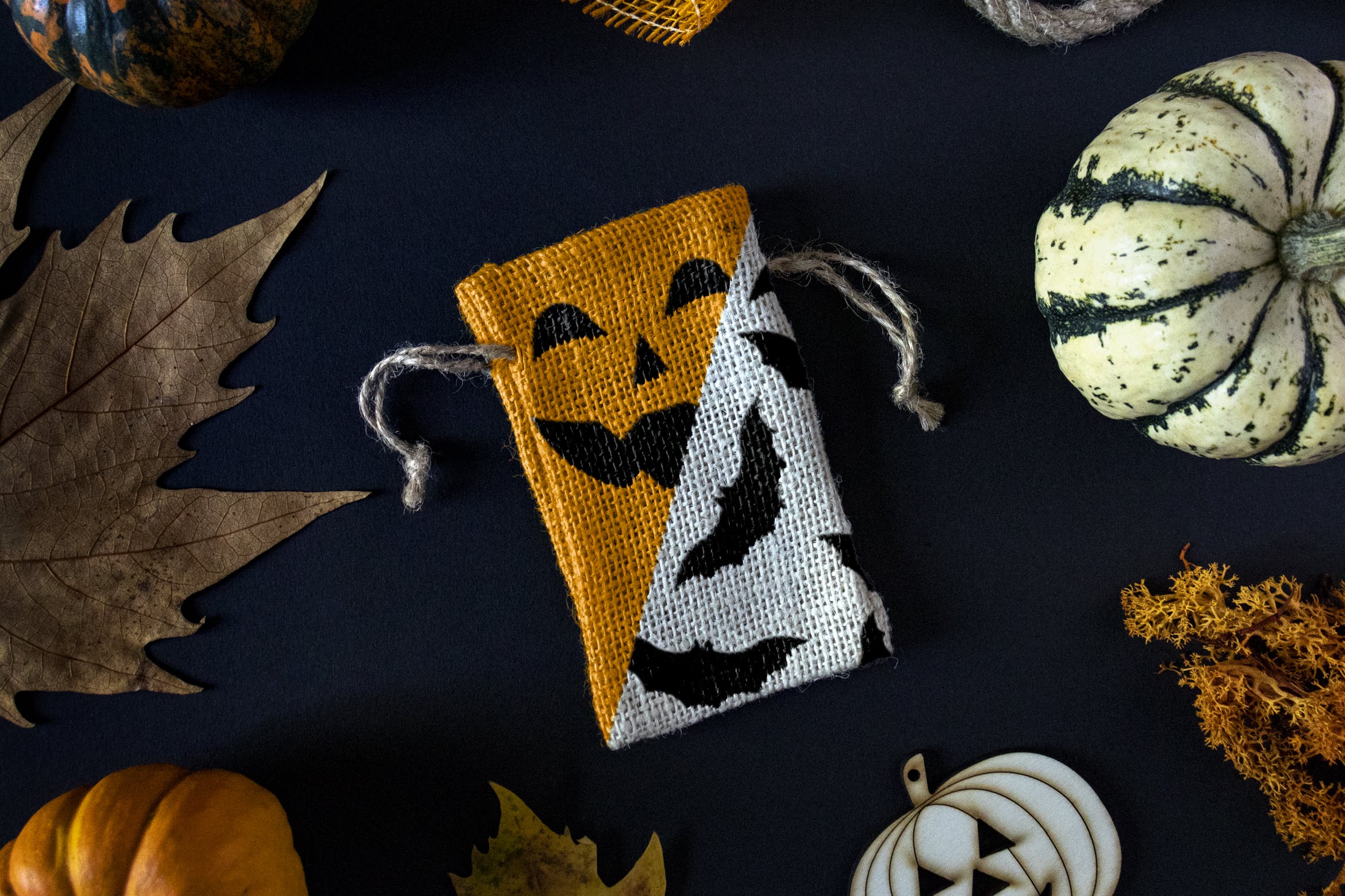 万圣节主题布袋样机设计模板 Halloween mockup插图
