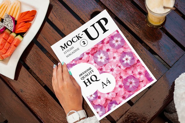 下午茶场景杂志样机模板 Magazine Mock-Up Glamour Edition插图(3)