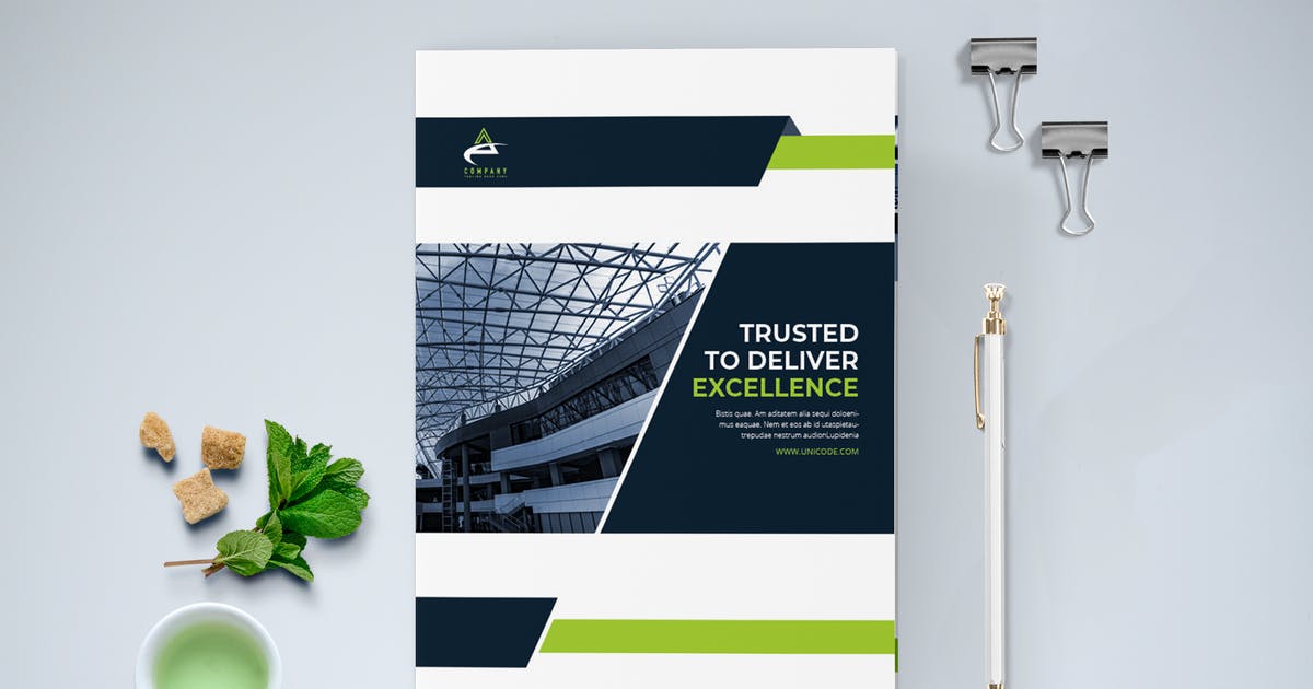 现代实用双折页企业业务宣传册设计模板 Bifold Business Brochure插图