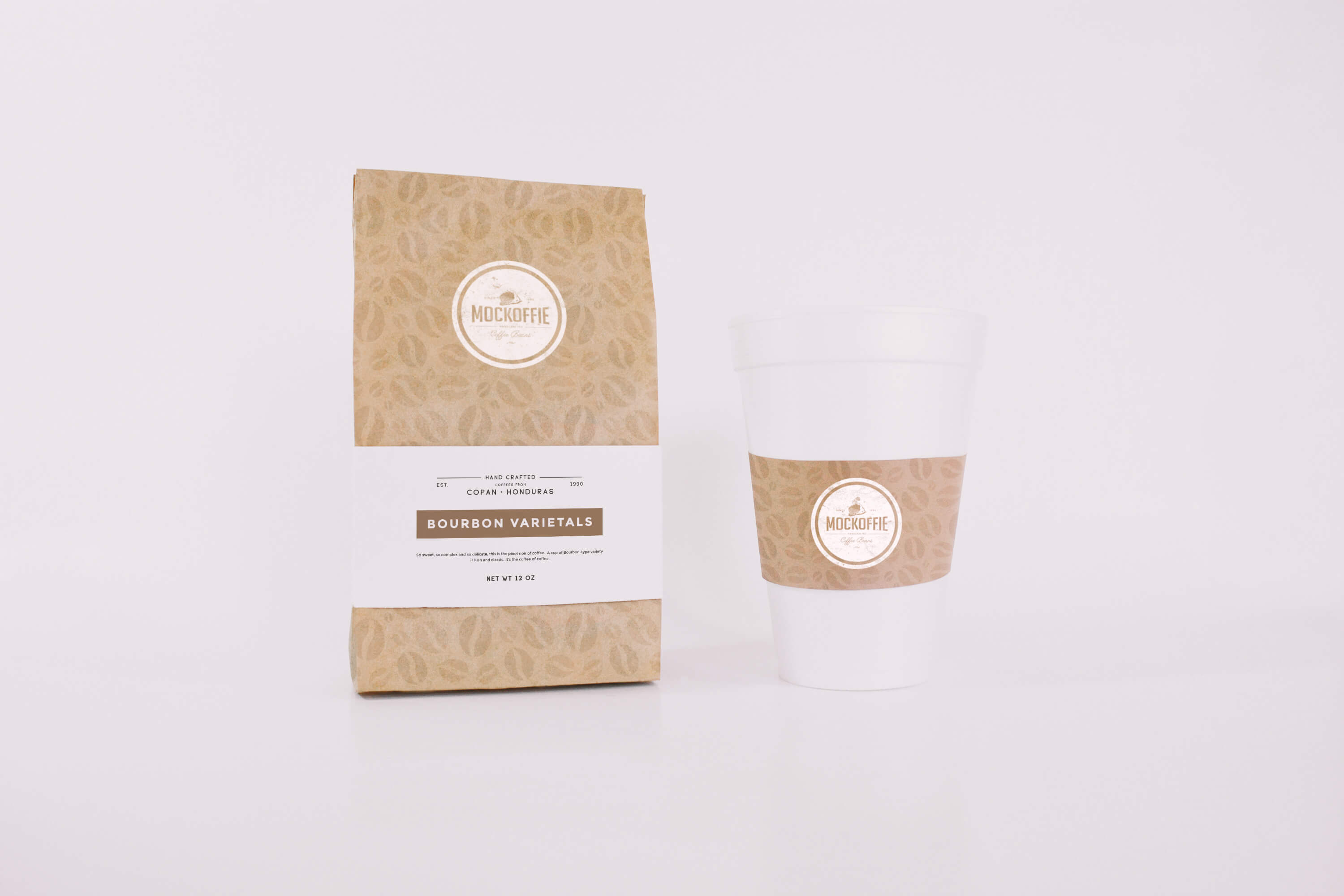 咖啡豆包装纸袋和咖啡纸杯设计样机模板素材 Coffee Bag and Cup Mockup插图