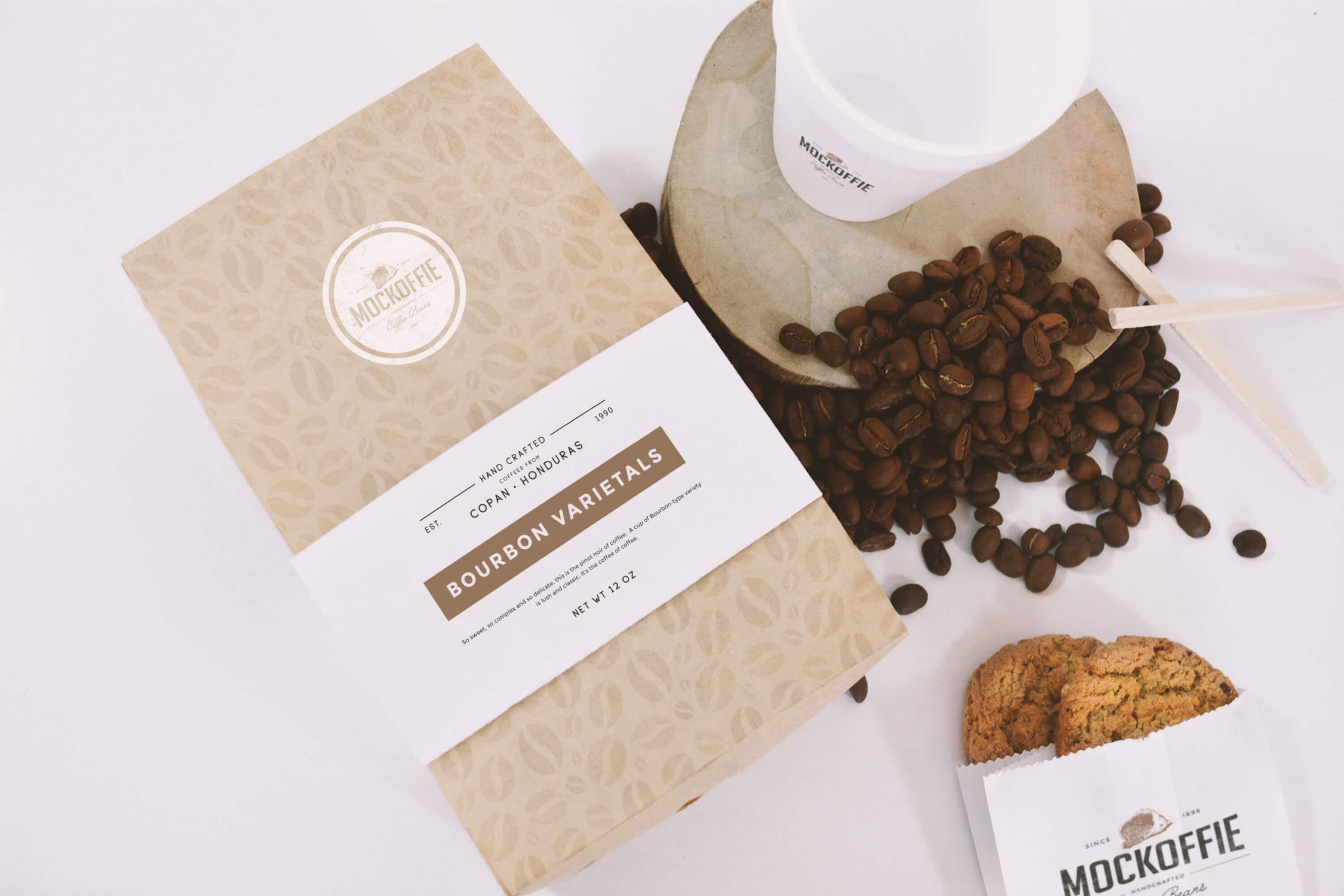 咖啡品牌标识设计咖啡袋＆咖啡杯俯视图样机模板 Coffee Bag and Cup Mockup Top View插图