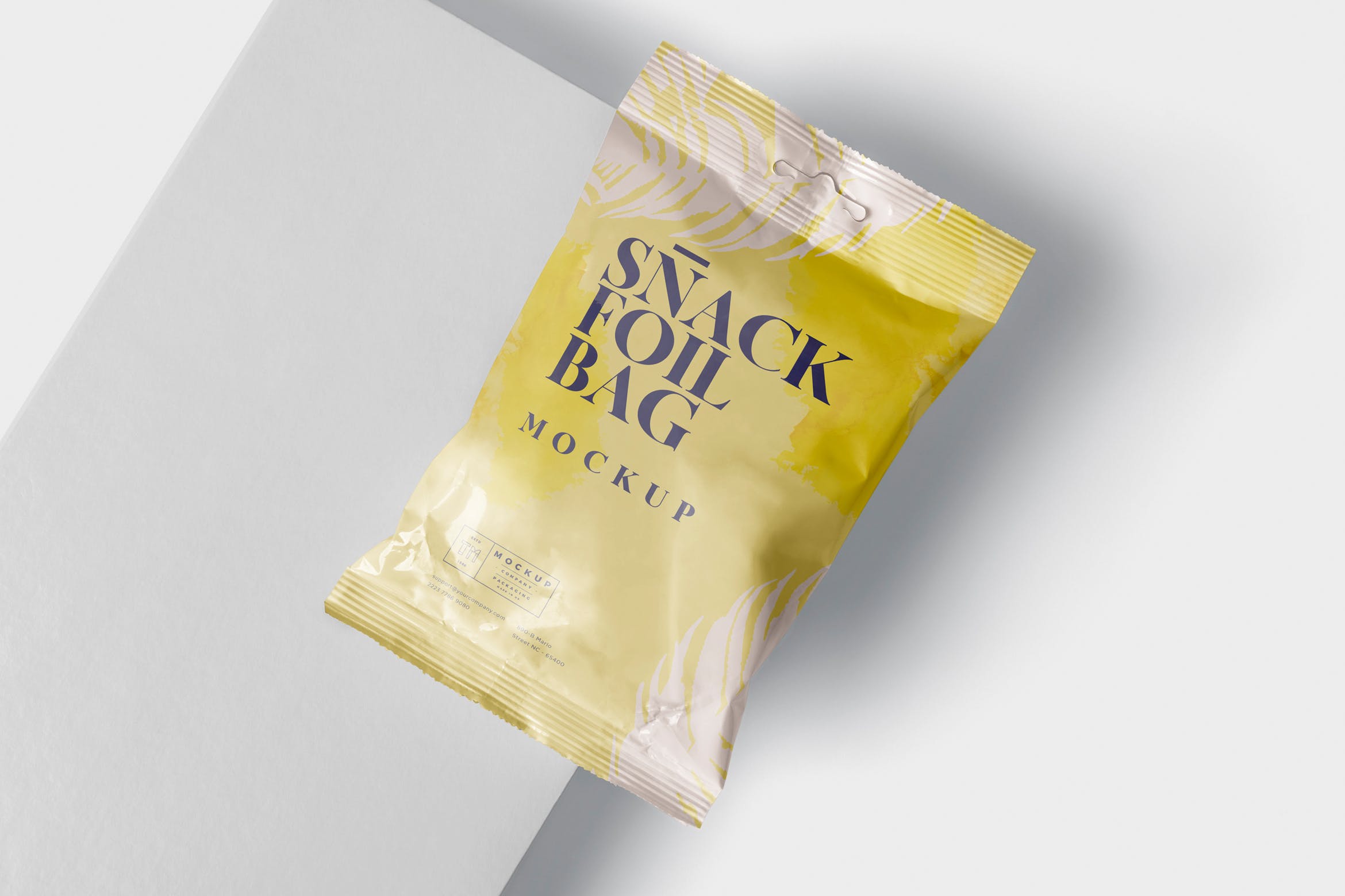 小吃零食铝箔包装袋设计样机模板 Snack Foil Bag Mockup – Slim Size插图