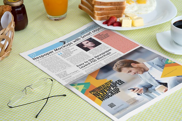 早餐读报场景报纸广告设计样机 Newspaper Ad Design Mockups插图(4)