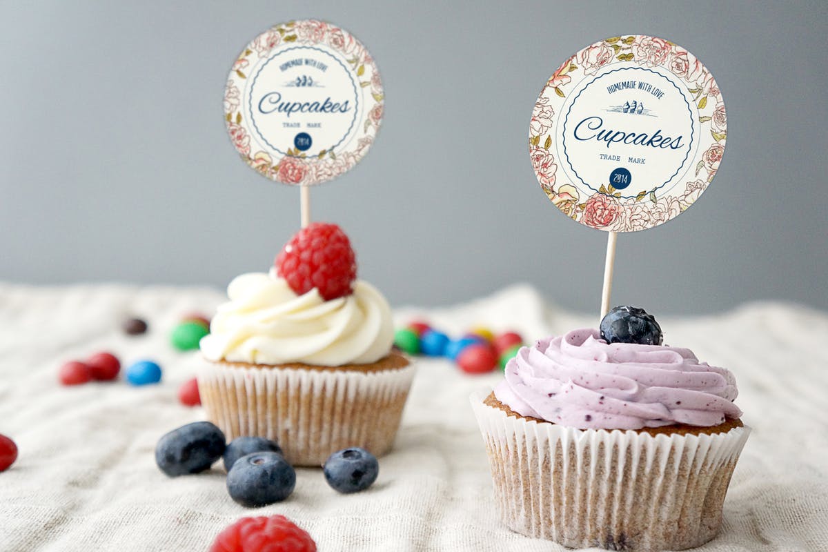 甜品蛋糕品牌标签样机模板 Cupcake Mockup插图