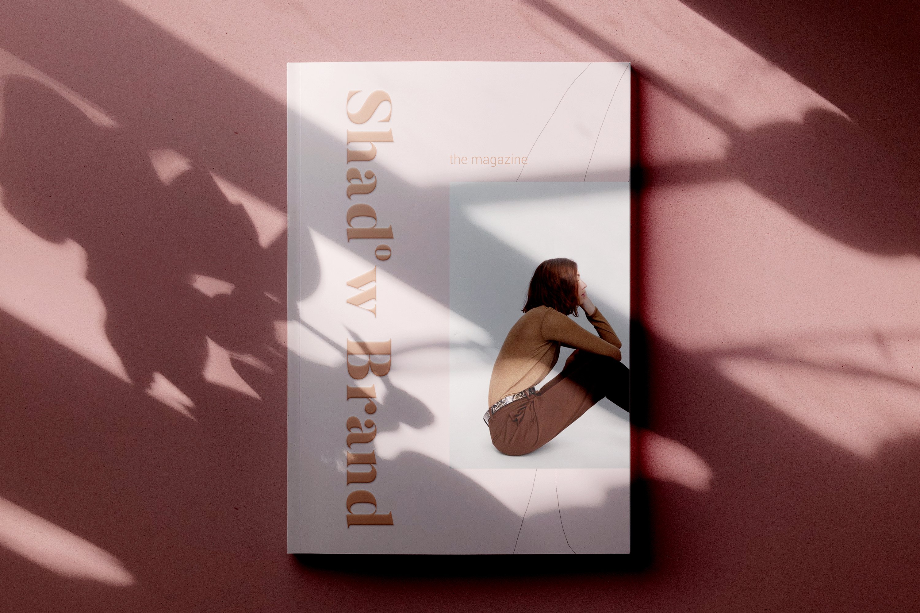 时尚品牌产品展示画册杂志样机 Shadow Brand – Magazine Mockups插图