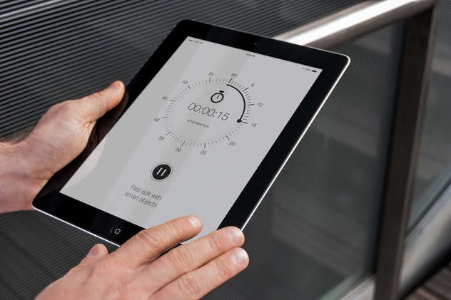 手持iPad使用场景APP应用&网站设计演示模板 Tablet Mock-up插图(6)