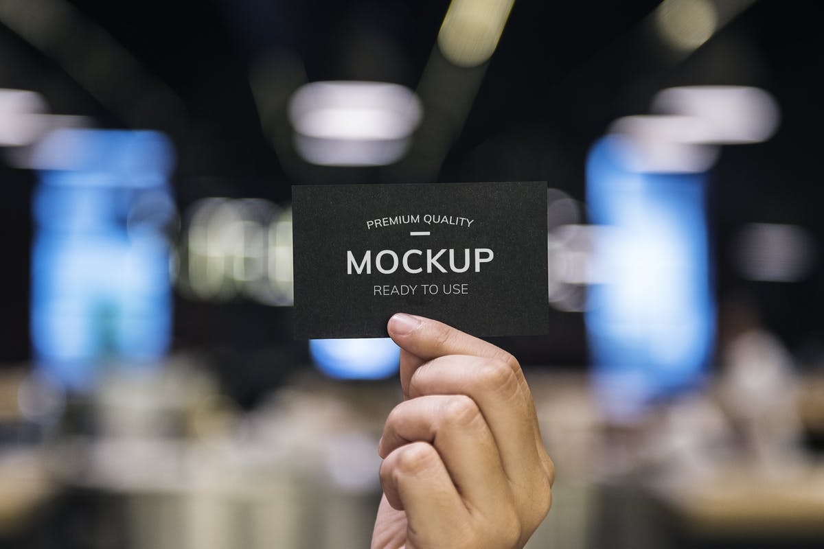 手持实景企业名片设计样机 Business card design Mockup插图