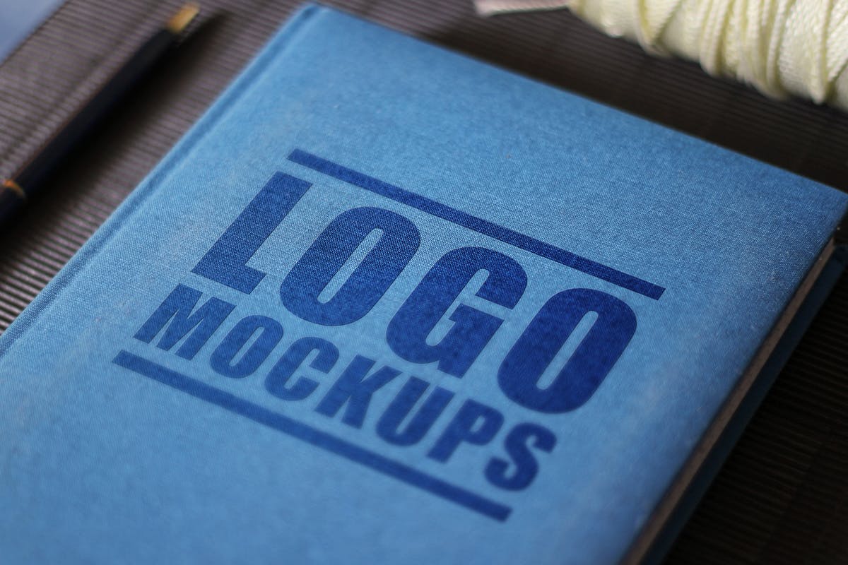 布艺封面书籍样机模板2 Perspective Logo Mockups 2插图