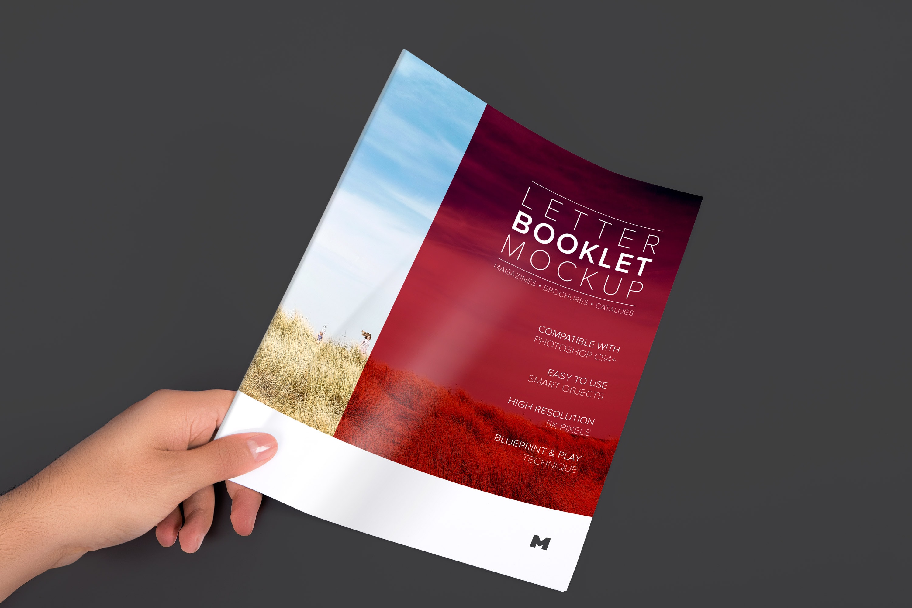 画册产品目录封面设计效果图样机模板 Letter Booklet Cover Mockup 01插图(2)