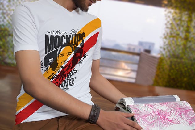 时尚设计V领T恤服装样机 V-Neck T-Shirt Mockups插图(1)