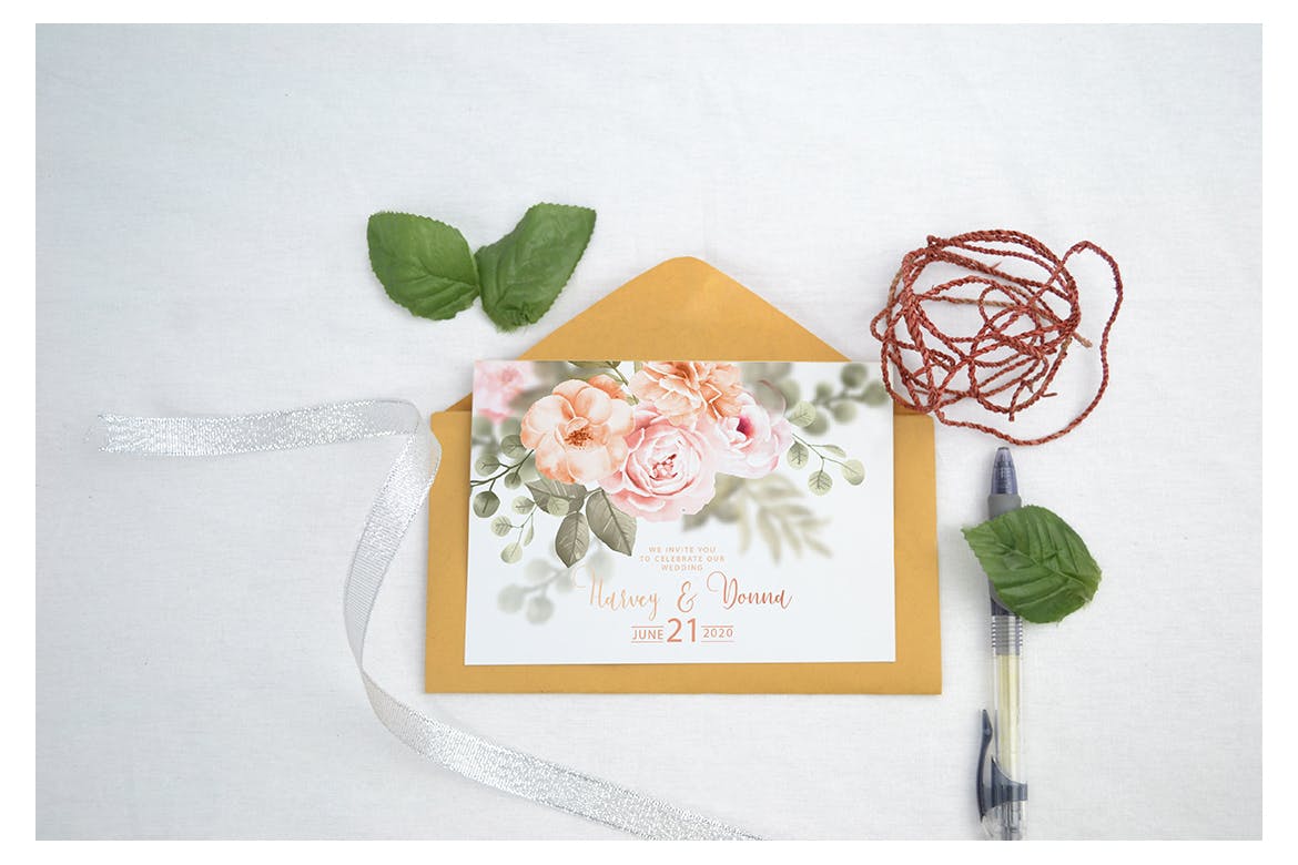 婚礼邀请函设计效果图样机素材库精选模板v3 Beautiful Realistic Wedding Invitation Mockup V3插图(4)