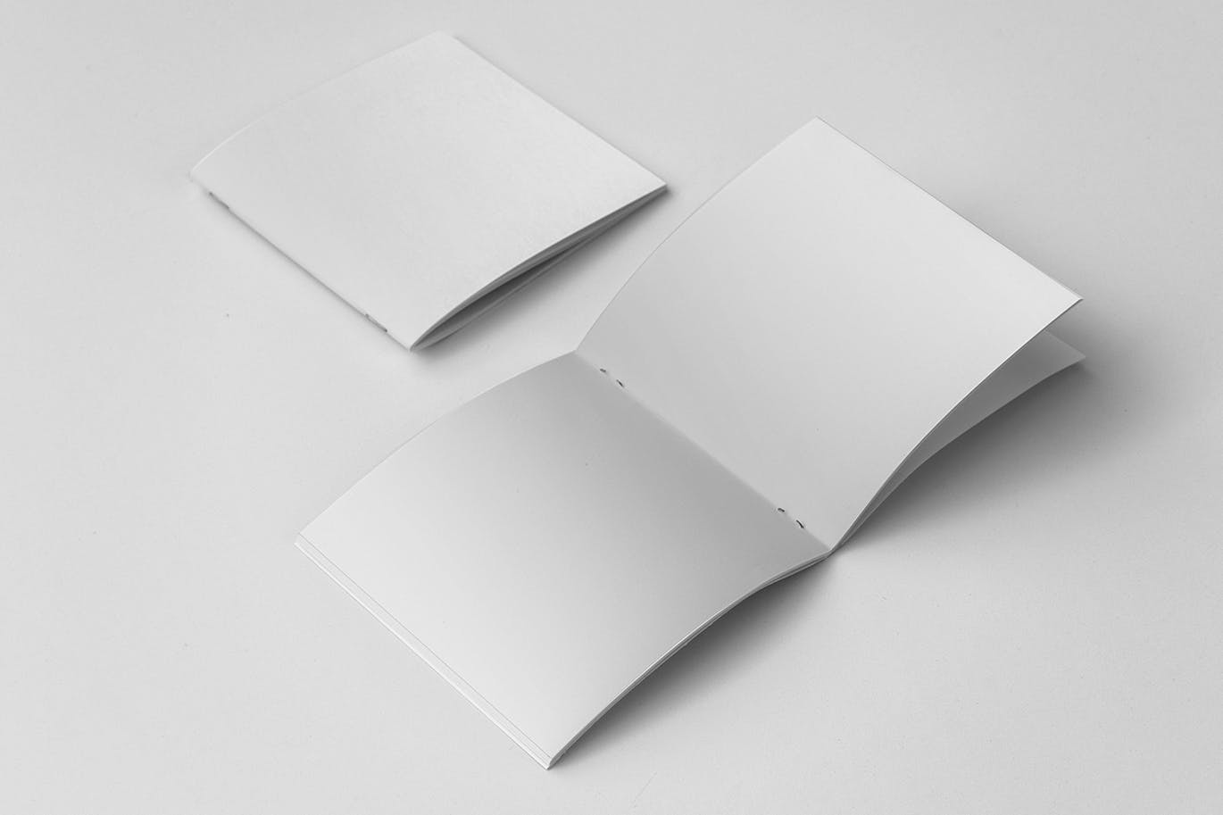方形画册产品手册封面&内页设计效果图样机普贤居精选 Square Brochure Cover & Open Pages Mockup插图(1)