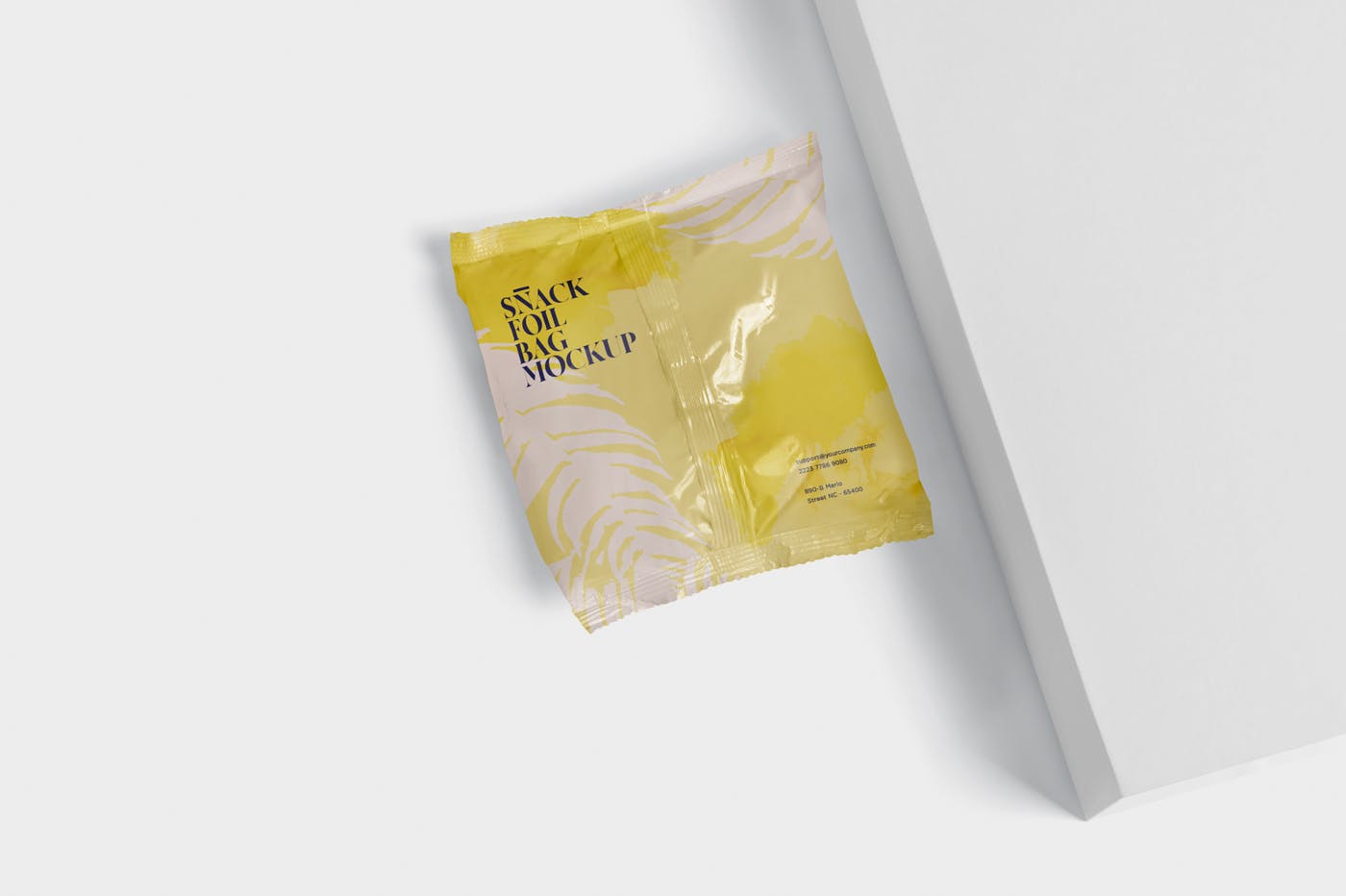 小吃零食铝箔包装袋设计图素材库精选 Snack Foil Bag Mockup – Square Size – Small插图(5)