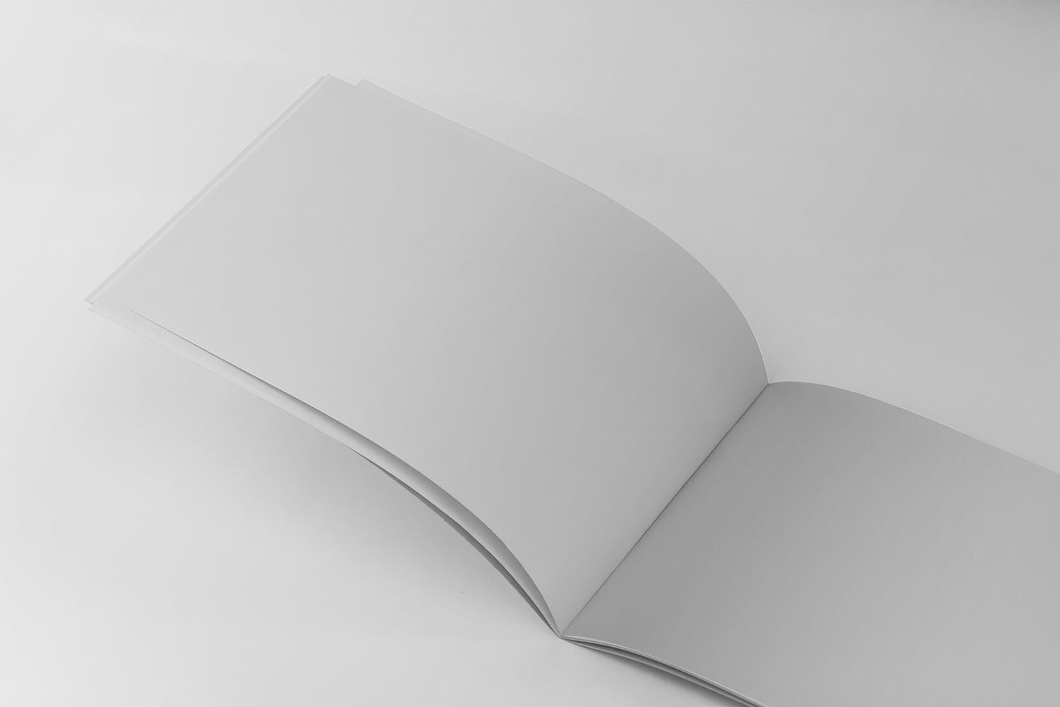 横版设计企业&品牌宣传册左侧特写图样机16设计网精选模板 US Half Letter Brochure Mockup Closeup Left Page插图(1)