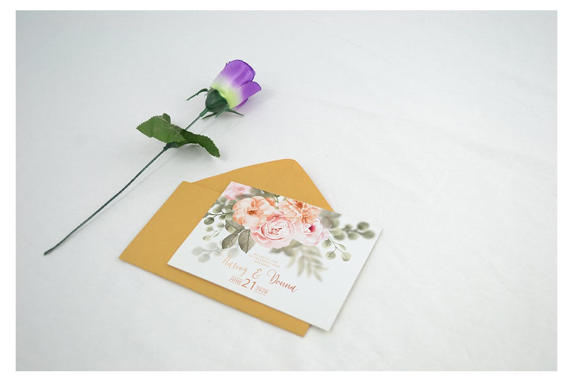 婚礼邀请函设计效果图样机非凡图库精选模板v1 Realistic Wedding Invitation Card Mockup插图(1)