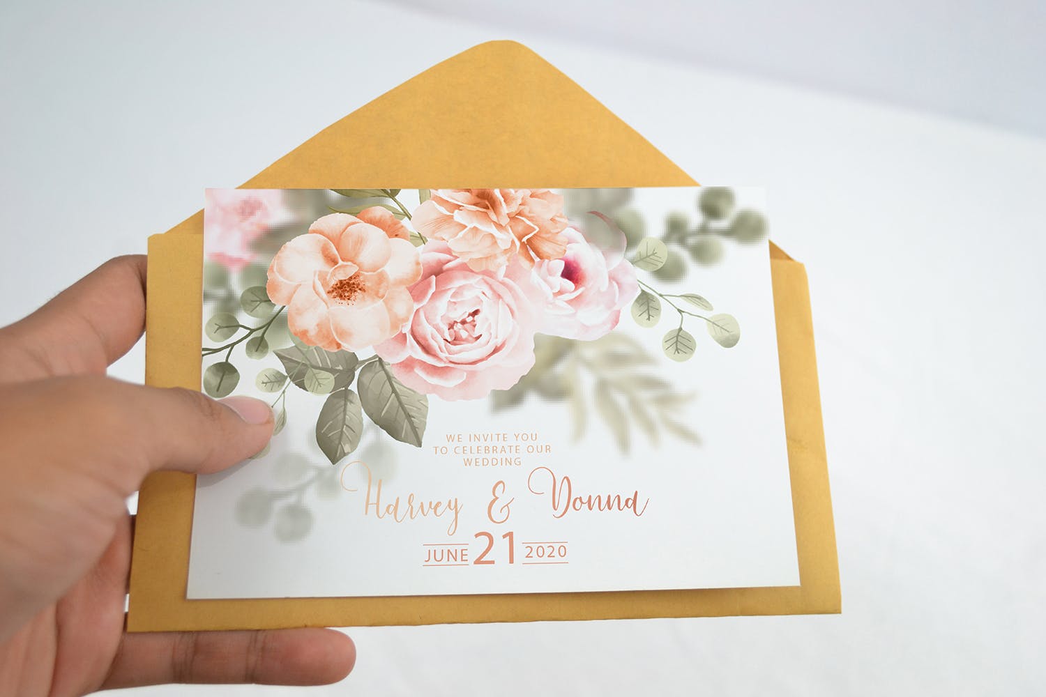 婚礼邀请函设计效果图样机普贤居精选模板v2 Realistic Wedding Invitation Card Mockup V2插图(1)