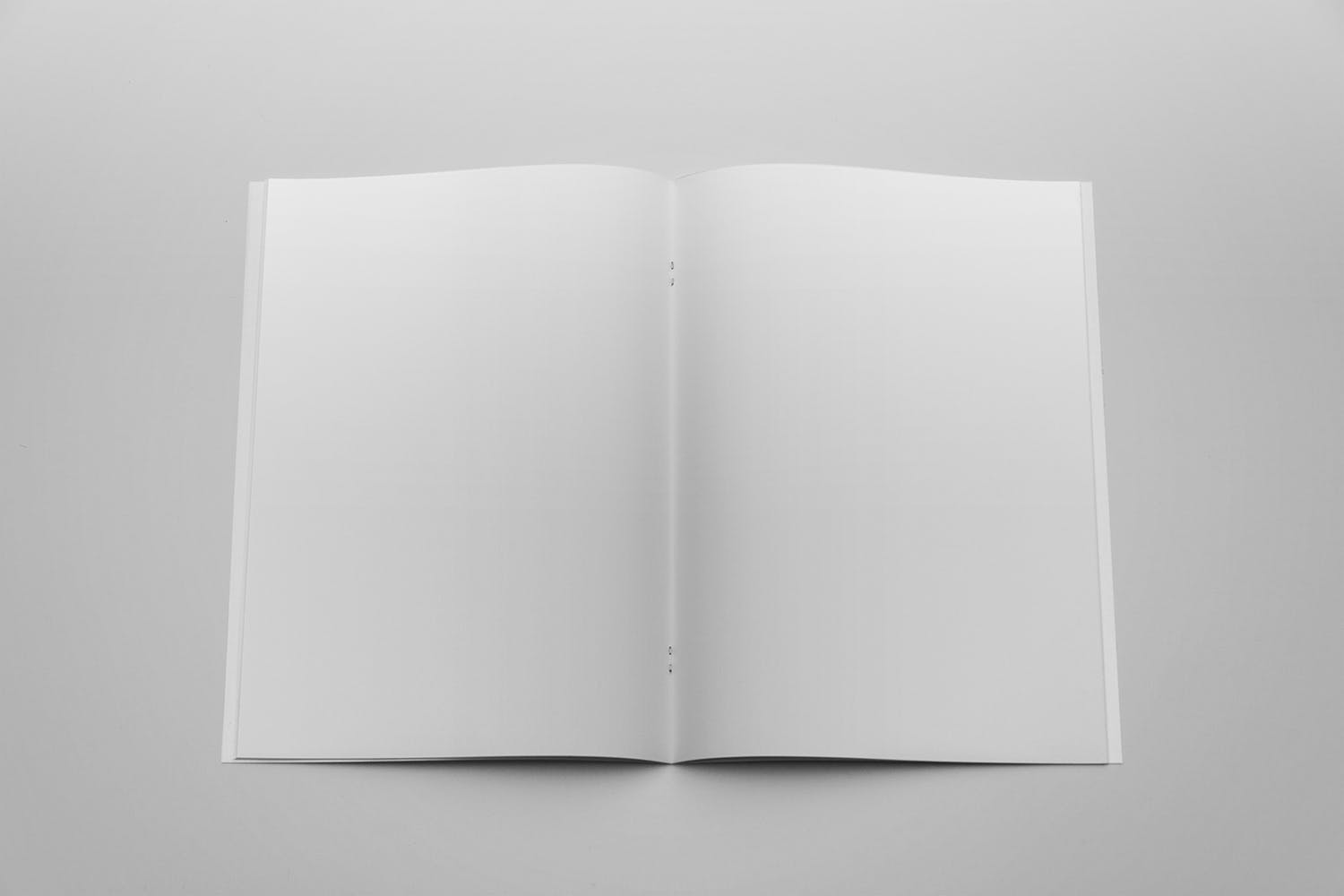 A4宣传小册子/企业画册内页设计顶视图样机16设计网精选 A4 Brochure Mockup Top View插图(1)