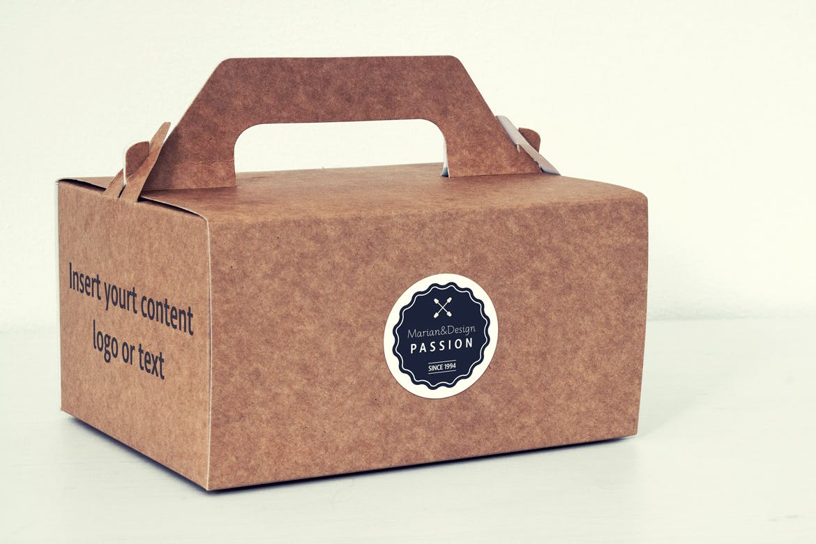 蛋糕外带盒包装&品牌Logo设计效果图素材库精选模板 Photorealistic Paper Box & Logo Mock-Up插图(5)