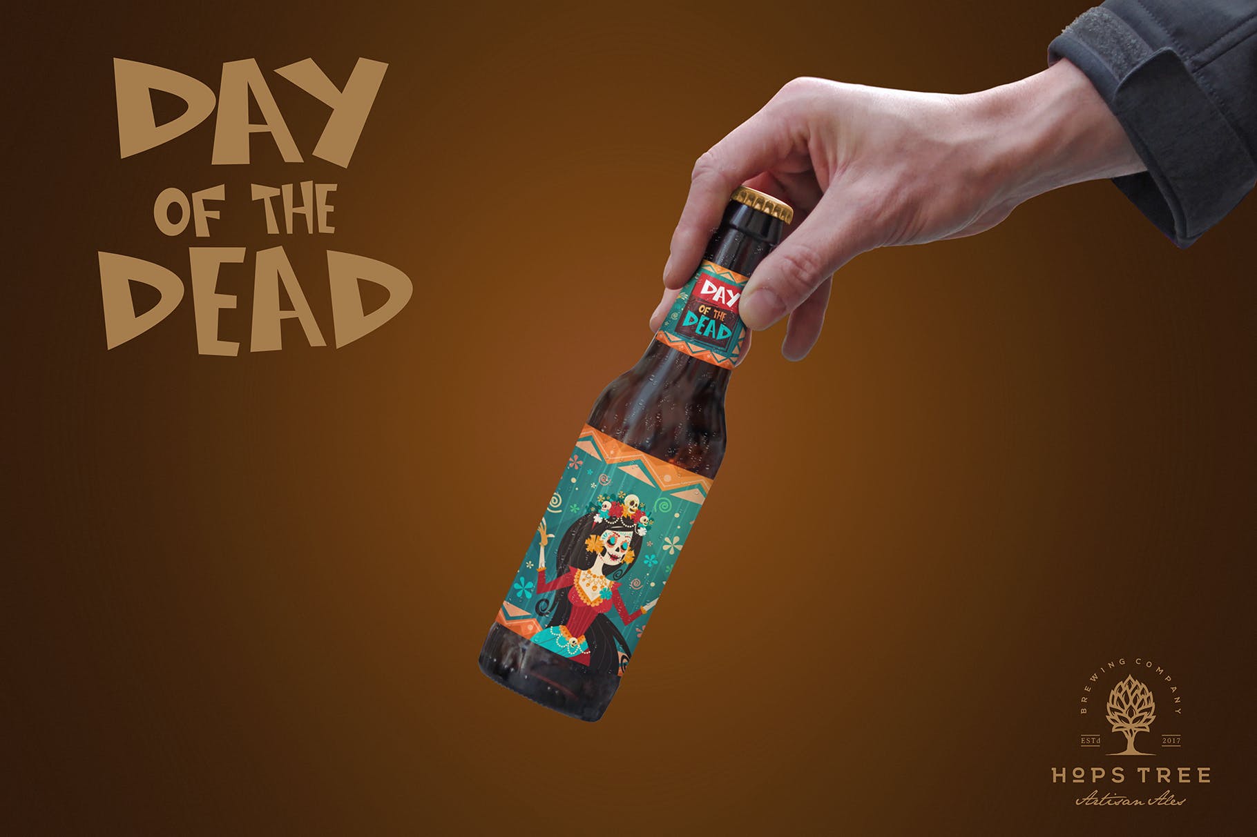 手持小支装啤酒瓶16设计网精选模板 Inclined Hand Beer Mockup插图(2)