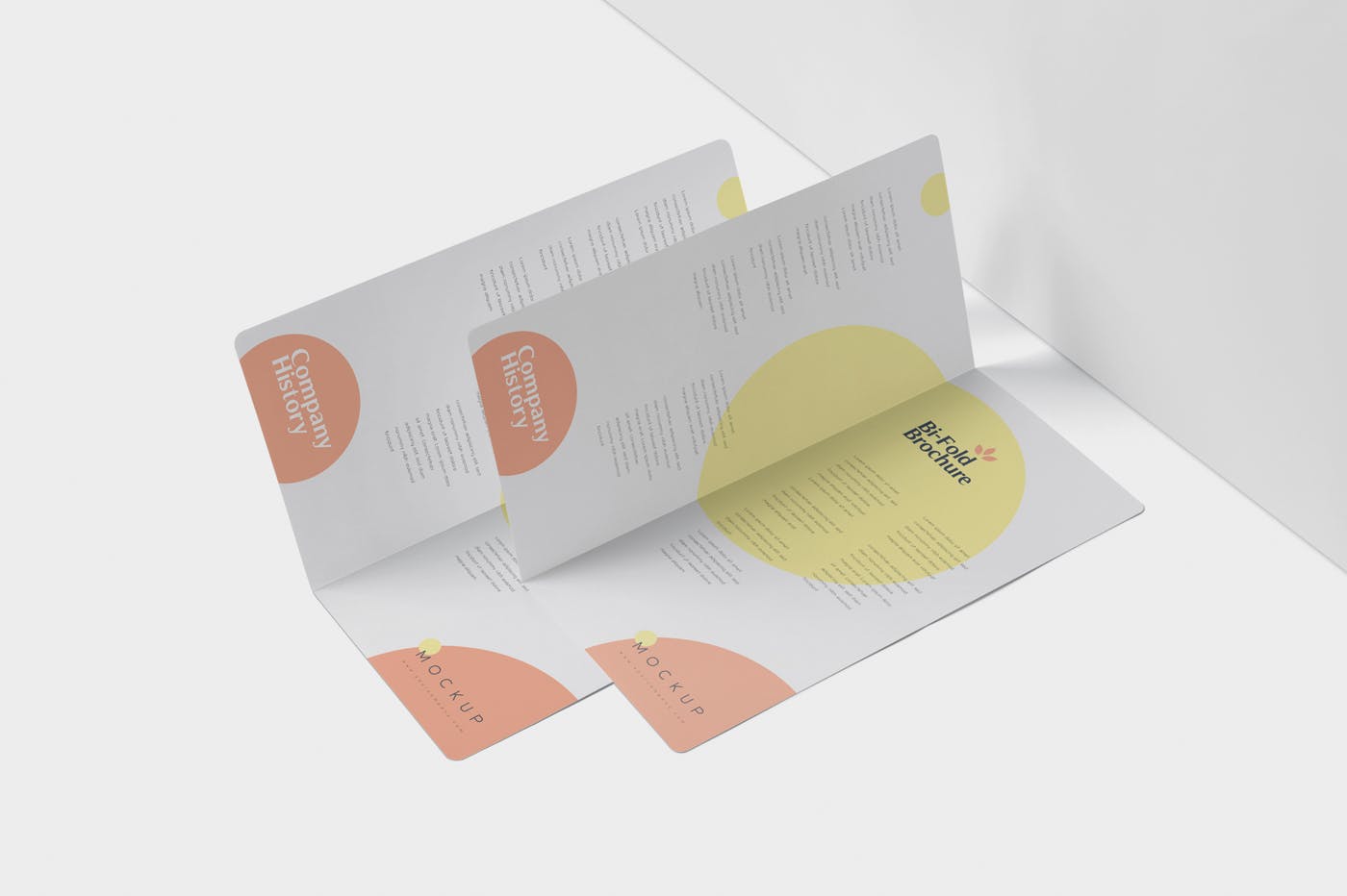 圆角设计风格对折企业传单设计样机素材库精选 DL Bi-Fold Brochure Mock-Up Set – Round Corner插图(3)