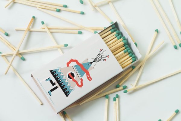 火彩盒外观设计图素材中国精选模板 Matches Box Mockup
