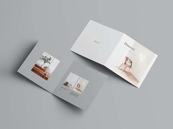 方形双折叠小册子封面&amp;内页设计图样机素材天下精选 Square Bifold Brochure Mockup