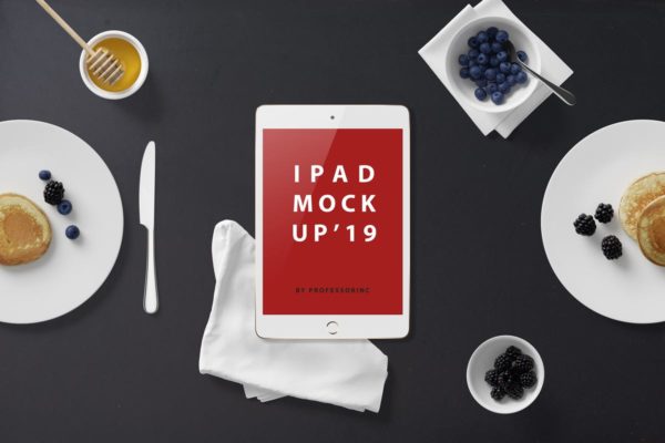 西式早餐场景iPad Mini设备展示样机 iPad Mini Mockup &#8211; Breakfast Set