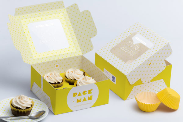 四只装纸杯蛋糕礼盒包装外观设计样机 Four Cupcake Box Mockup 01