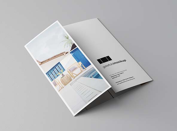 单门折叠宣传册印刷效果图样机 Single Gatefold Brochure Mockup