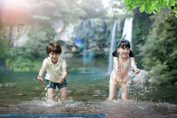 夏季旅行大自然活动儿童主题海报设计素材