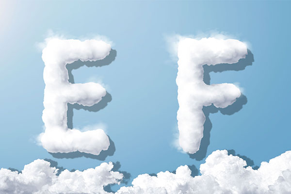 字母“EF”蓝天背景白云英文艺术字