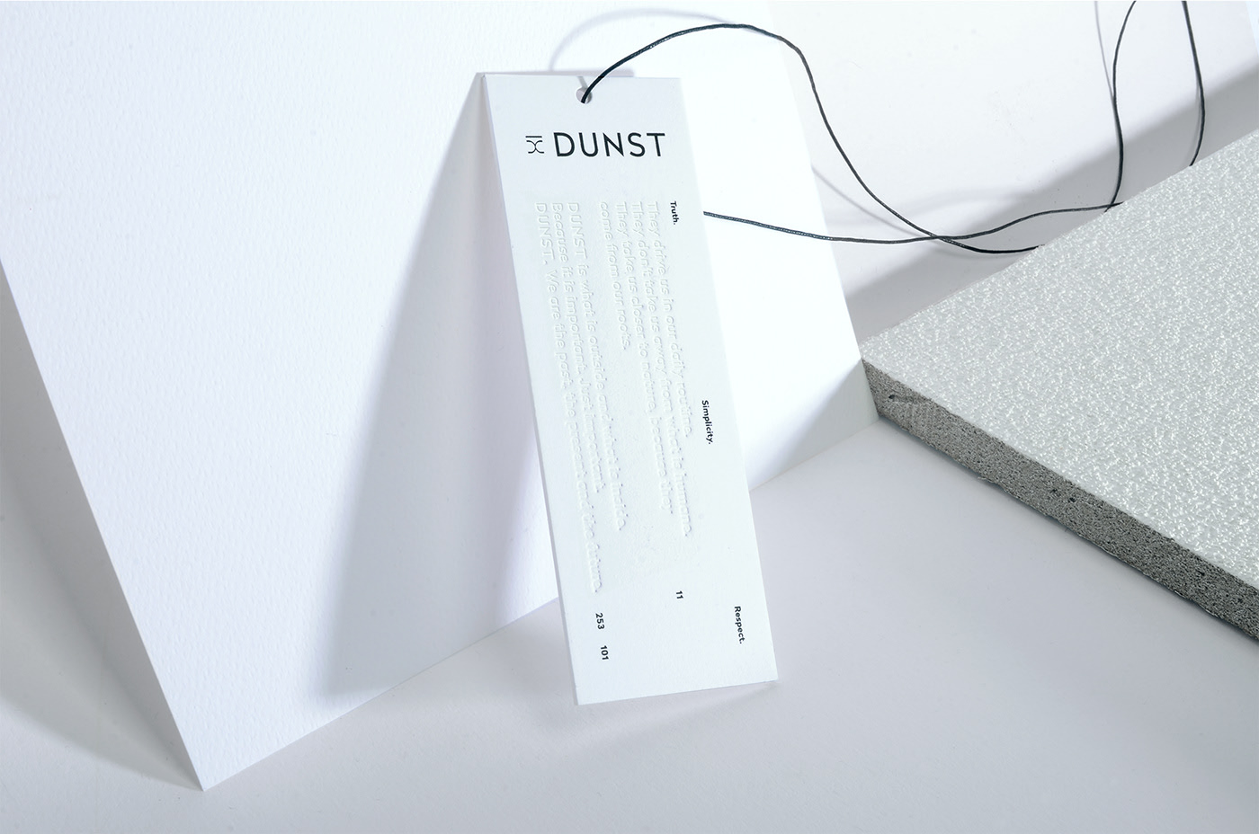 时装品牌DUNST视觉形象设计