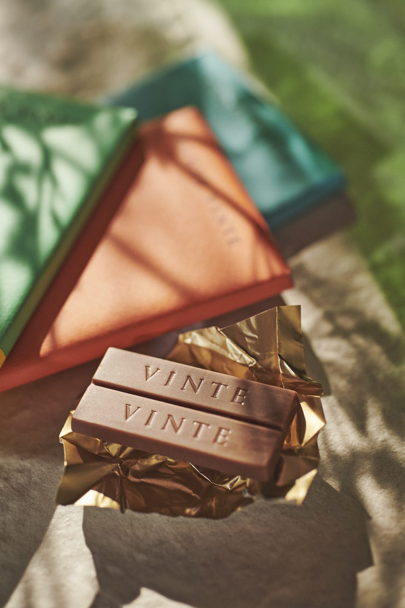 简约的高级感！Vinte Vinte巧克力包装设计