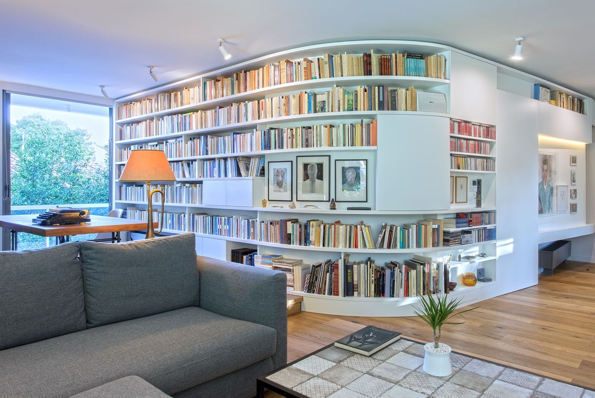 无处不在的书架：三个作家的住宅装修设计
