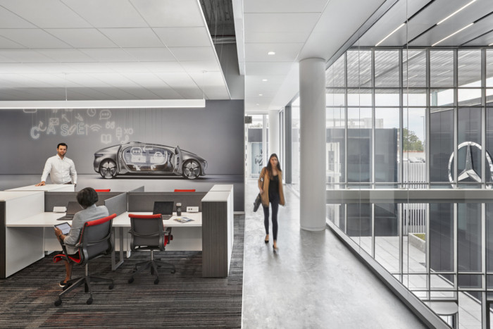 梅赛德斯-奔驰美国佐治亚州总部办公空间设计