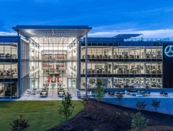 梅赛德斯-奔驰美国佐治亚州总部办公空间设计普贤居素材网精选