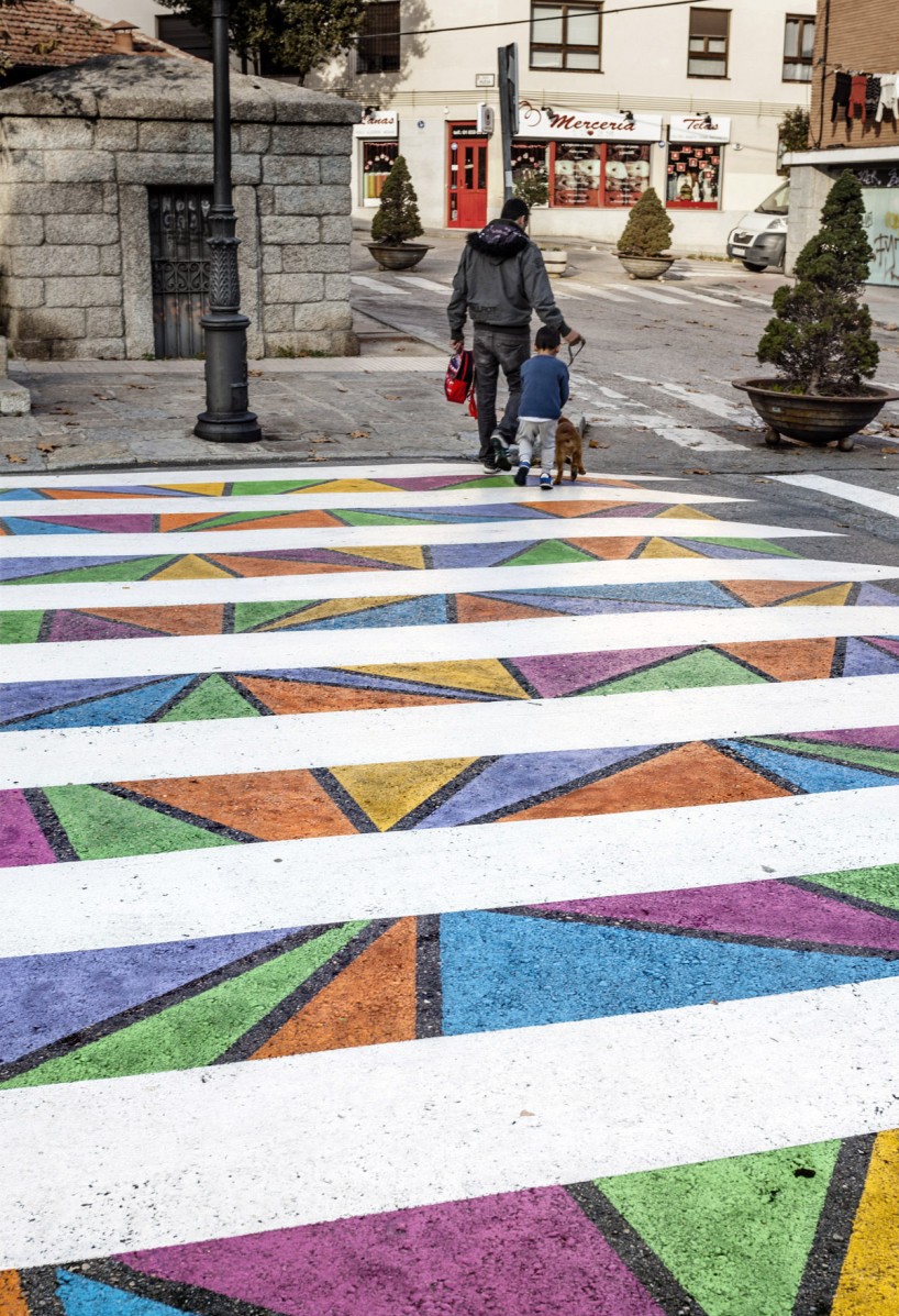马德里街头的彩色人行横道