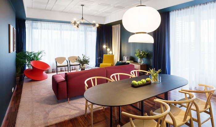 大胆的色彩和简洁北欧风格的现代公寓设计