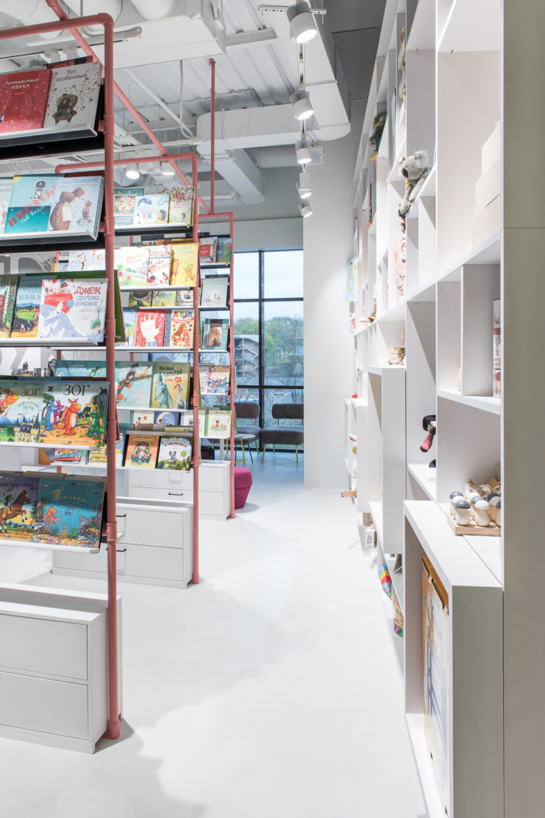 乌克兰Big Book儿童商店室内空间设计