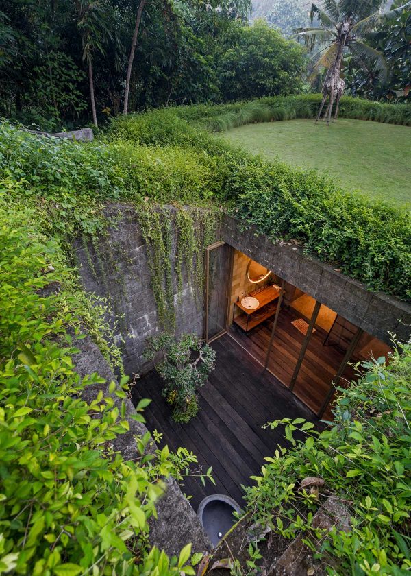 与自然拥抱：巴厘岛丛林豪华度假豪宅