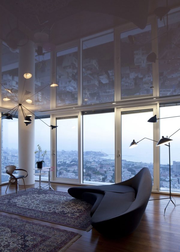 特拉维夫风景一览无余:美丽的全玻璃现代住宅设计