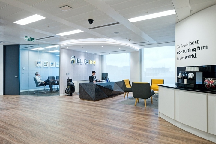 伦敦咨询公司Elixirr办公空间设计