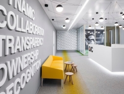 保加利亚GVC办公空间设计16设计网精选