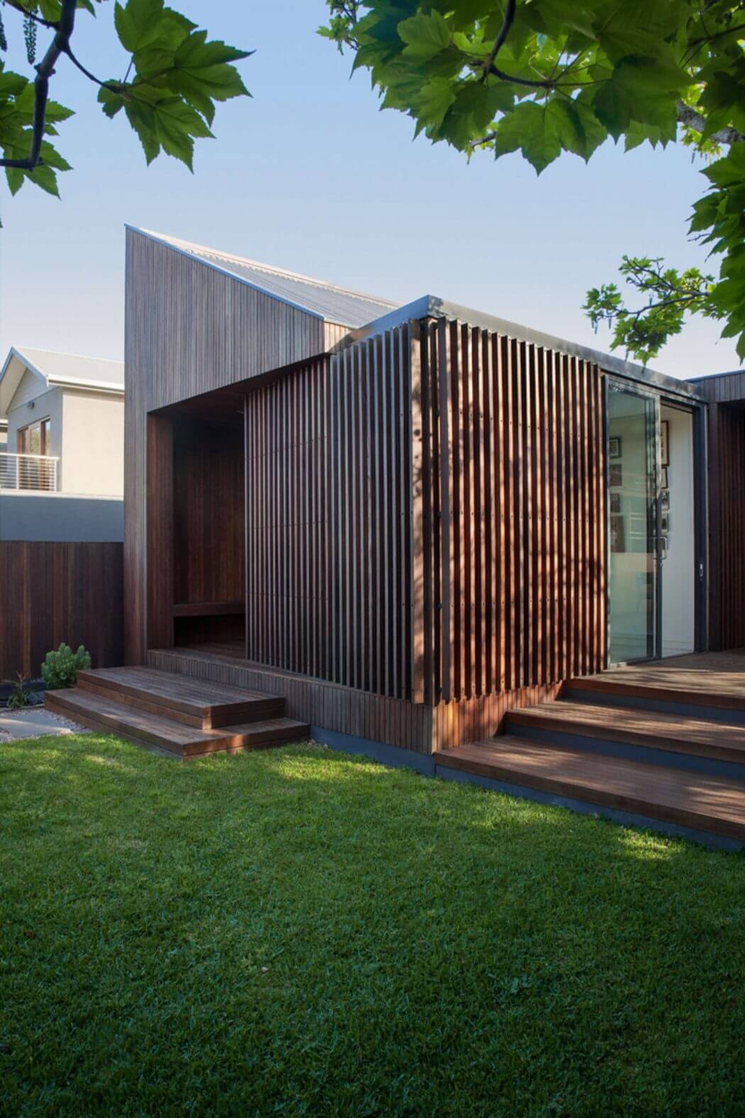 澳大利亚海岸坡屋顶住宅设计