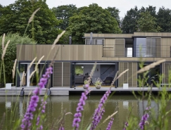 水上的家：功能齐全的现代住宅16设计网精选