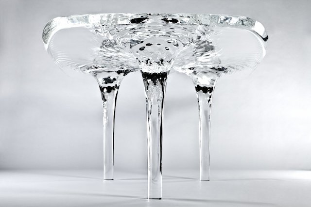 zaha hadid设计的流体冰桌