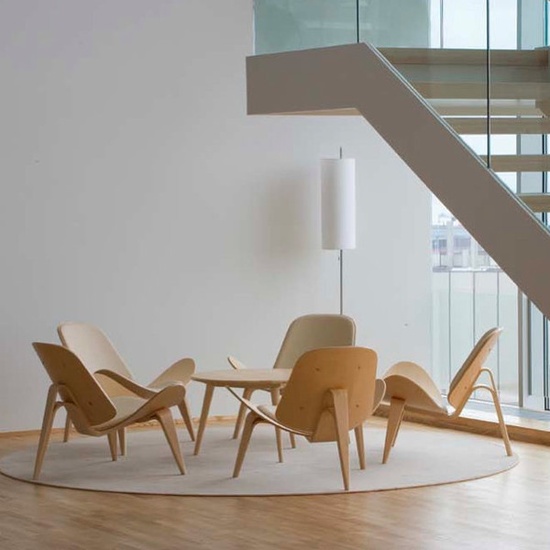 丹麦家具大师Hans J. Wegner：三角贝壳椅( Shell Chair)